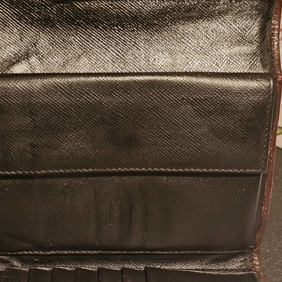 PRADA TRIFOLD SAFFIANO LEATHER  WALLET - Picture 12 of 16